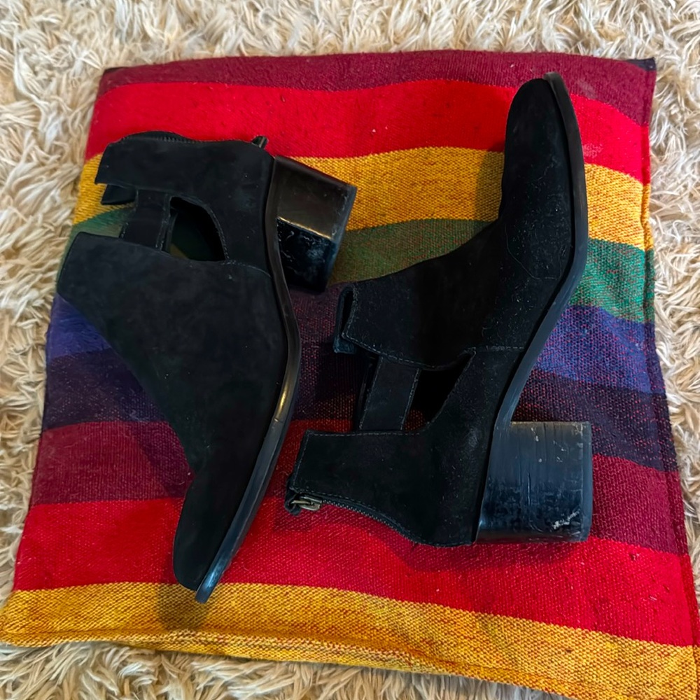 Able Women's Black Ankle Bootie’s